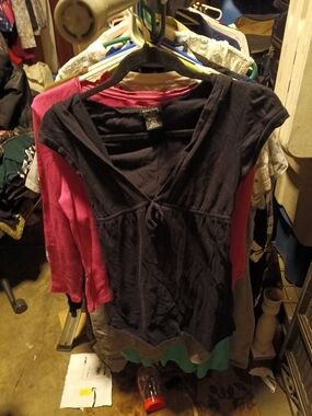 Short Sleeve Tie-Front Black Tunic Top - Unknown Brand